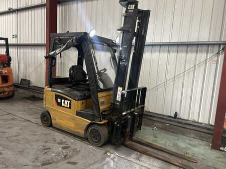 Chariots électriques à 4 roues 2015  CAT Lift Trucks EP18CPN (4)