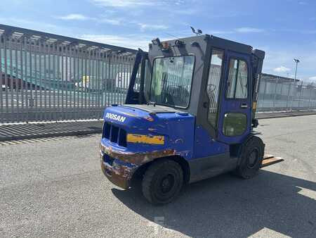 Chariots élévateurs diesel 2014  Doosan D45SC-5 (5)