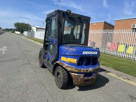 Chariots élévateurs diesel 2014  Doosan D45SC-5 (6)