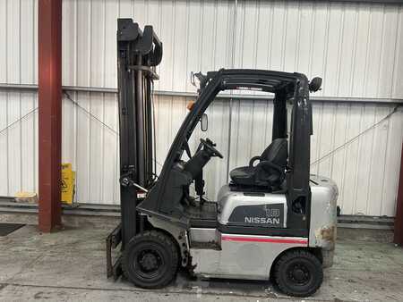 Dieselstapler 2013  Nissan Y1D1A18Q (1)
