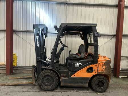 Wózki widłowe diesel 2019  Doosan D30S-5 (1)