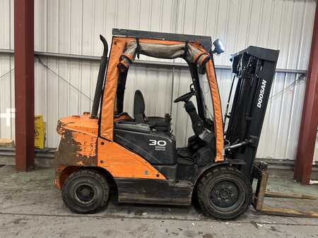 Wózki widłowe diesel 2019  Doosan D30S-5 (5)