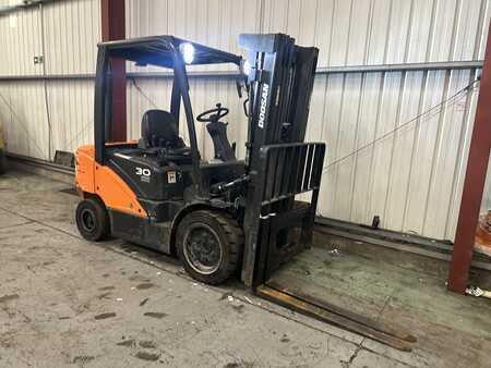 Wózki widłowe diesel 2019  Doosan D30S-5 (4)