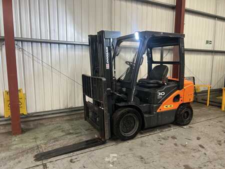 Carrelli elevatori diesel 2018  Doosan D30S-5 (2)