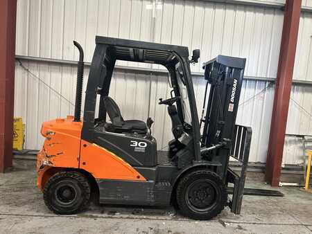 Carrelli elevatori diesel 2018  Doosan D30S-5 (5)