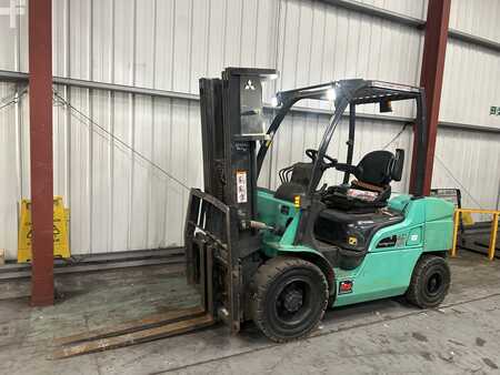 Chariots élévateurs diesel 2020  Mitsubishi FD30NT (2)