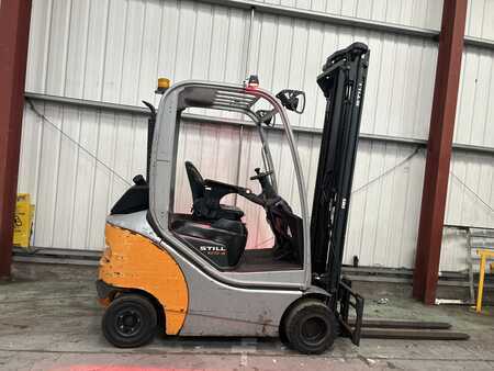 Chariots élévateurs diesel 2015  Still RX70-16 (5)
