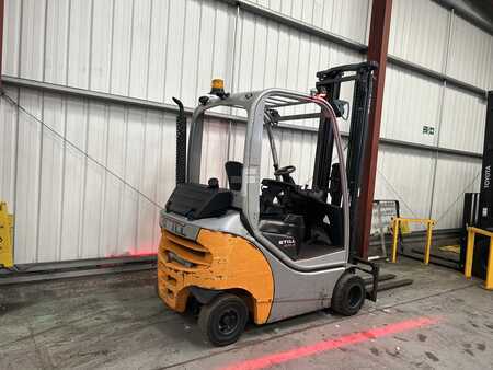 Chariots élévateurs diesel 2015  Still RX70-16 (6)