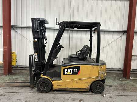 Chariots électriques à 4 roues 2017  CAT Lift Trucks EP20PN (1)