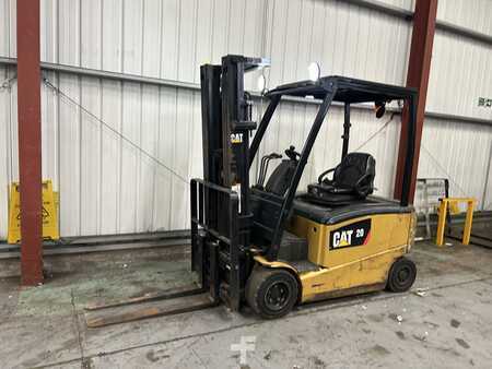 Chariots électriques à 4 roues 2017  CAT Lift Trucks EP20PN (2)