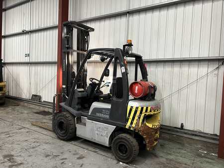 Treibgasstapler 2012  Nissan U1D2A20LQ (3)