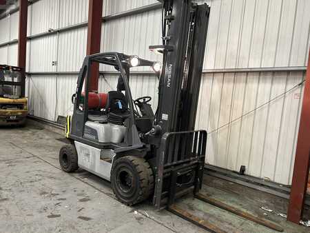 Treibgasstapler 2012  Nissan U1D2A20LQ (4)