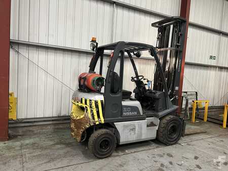 Treibgasstapler 2012  Nissan U1D2A20LQ (6)