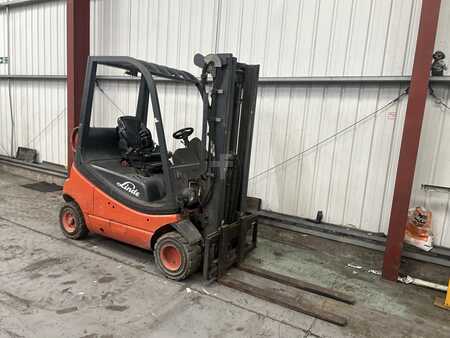 Chariots élévateurs GPL 2001  Linde H20T-03 (4)