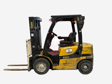 Dízel targoncák 2019  Yale GDP25VX (1)