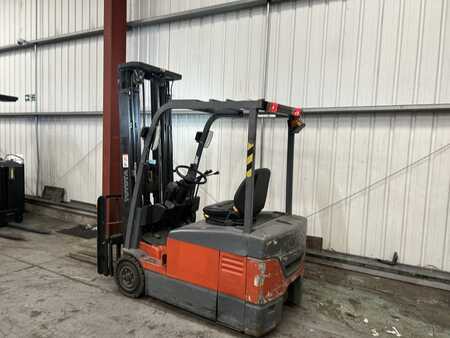 Chariots électriques à 3 roues 2004  Toyota 7FBE18 (3)