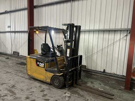 Carrelli elettrici 3 ruote 2015 CAT Lift Trucks EP16PNT (4)