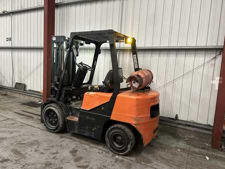 LPG heftrucks 2001  Daewoo G30E-3 (3)