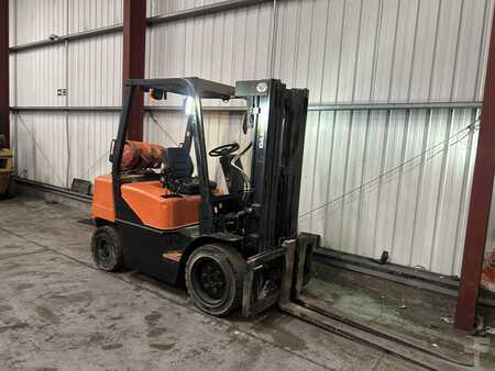 LPG heftrucks 2001  Daewoo G30E-3 (4)