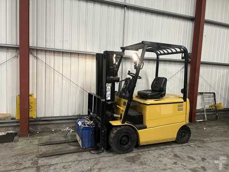 Carrelli elettrici 4 ruote 2004 CAT Lift Trucks EP20K (2)