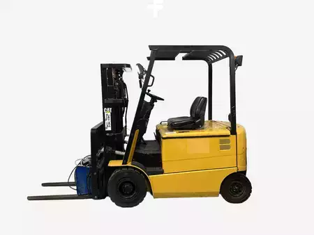 Electric - 4 wheels 2004  CAT Lift Trucks EP20K (1)