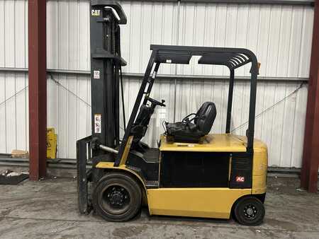 Elektrisk- 4 hjul 2004  CAT Lift Trucks EP30K-PAC (1)