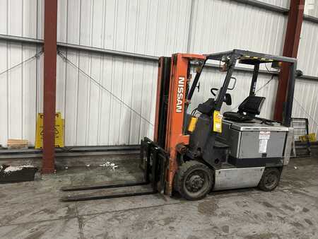 Elektro 4 Rad 2000  Nissan CWGP02L30S (2)