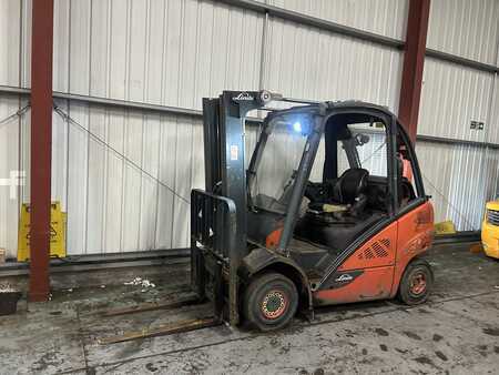 Empilhador a gás 2020  Linde H20T-02/600 (2)