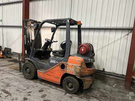 Nestekaasutrukki 2013  Toyota 02-8FGF25 (3)