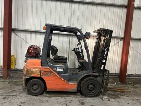 Nestekaasutrukki 2013  Toyota 02-8FGF25 (5)