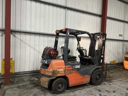 Nestekaasutrukki 2013  Toyota 02-8FGF25 (6)