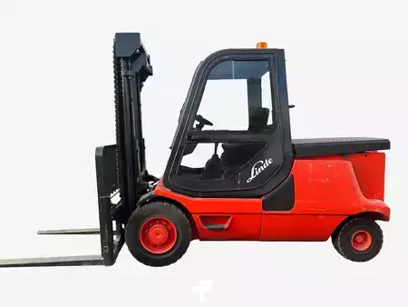 Carrelli elettrici 4 ruote 2008  Linde E48P (1)