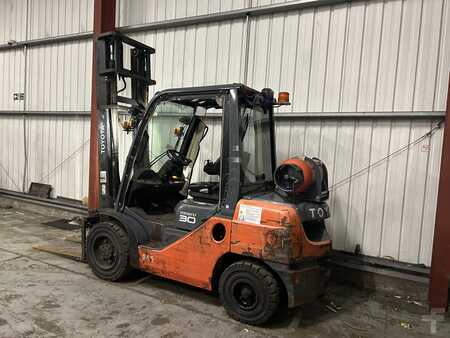 Gas truck 2017  Toyota 02-8FGF30 (3)