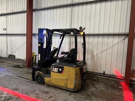 Carrelli elettrici 3 ruote 2017 CAT Lift Trucks EP18CPNT (3)
