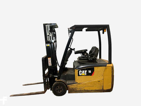 Electric - 3 wheels 2015  CAT Lift Trucks EP16PNT (1)