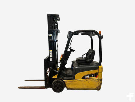Electric - 3 wheels 2009  CAT Lift Trucks EP16NT (1)