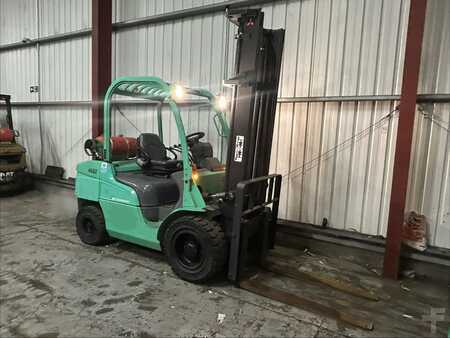 Treibgasstapler 2007  Mitsubishi FG35N (4)