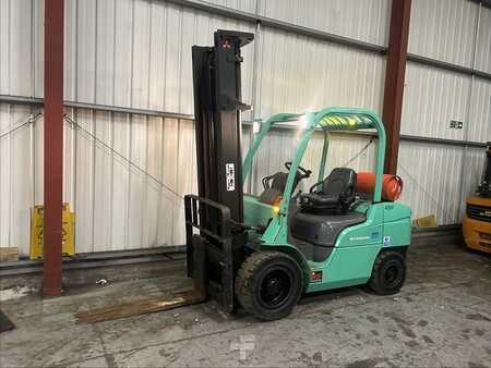 Treibgasstapler 2008  Mitsubishi FG35N (2)