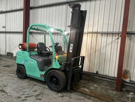 Treibgasstapler 2008  Mitsubishi FG35N (4)