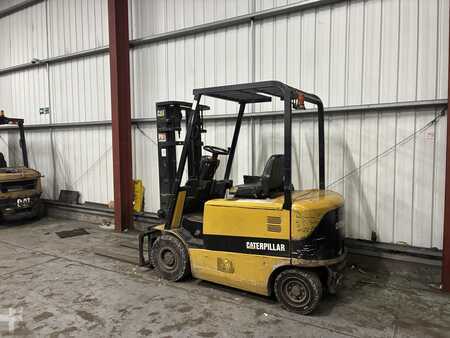 Elektromos 4 kerekű 2001  CAT Lift Trucks EP25K (2)