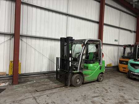 Empilhador a gás 2018  Cesab M318G (2)