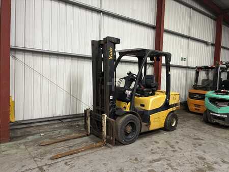 Carrelli elevatori diesel 2015  Yale GDP35VX (3)