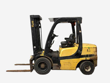 Carrelli elevatori diesel 2015  Yale GDP35VX (1)