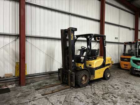 Carrelli elevatori diesel 2015  Yale GDP35VXE2345 (3)