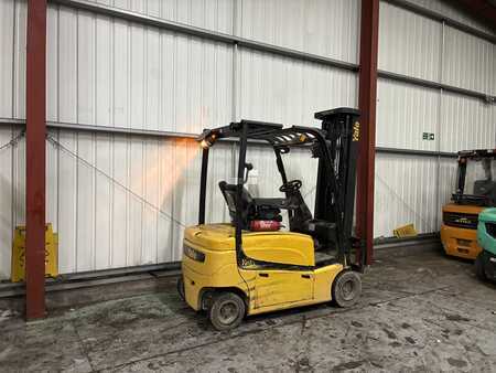Eléctrica de 4 ruedas 2014  Yale ERP20VF (6)