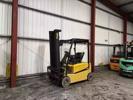 Carrelli elettrici 4 ruote 2014  Yale ERP20VF (3)