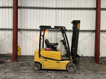 Eléctrica de 4 ruedas 2014  Yale ERP20VF (4)