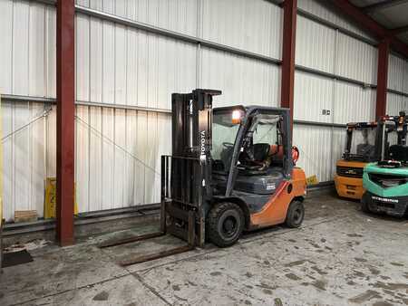 Gázüzemű targoncák 2019  Toyota 02-8FGF25 (2)