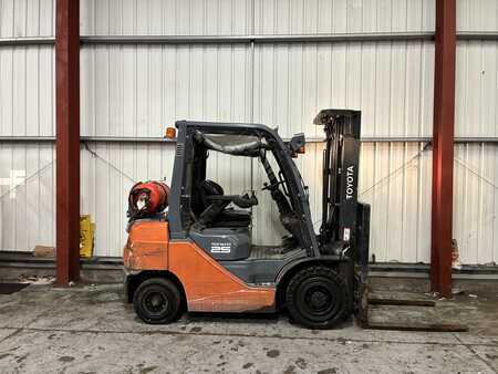 Gázüzemű targoncák 2019  Toyota 02-8FGF25 (4)