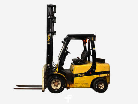 Carrelli elevatori diesel 2012  Yale GDP35VXV3345 (1)